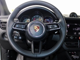 Porsche Macan T AWD 2026