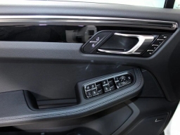 Porsche Macan T AWD 2026