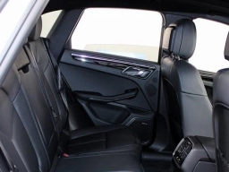 Porsche Macan T AWD 2026