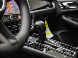 Porsche Macan T AWD 2026