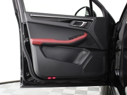 Porsche Macan T AWD 2026