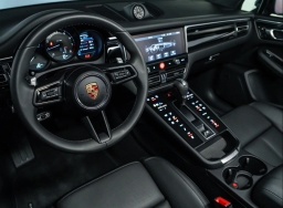 Porsche Macan Base AWD 2025