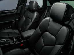 Porsche Macan Base AWD 2025