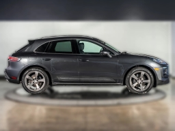 Porsche Macan Base AWD 2025