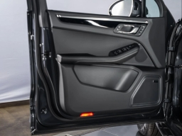 Porsche Macan Base AWD 2025