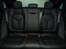 Porsche Macan Base AWD 2025