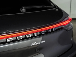 Porsche Macan Base AWD 2025