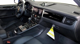 Porsche Macan T AWD 2026