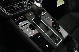 Porsche Macan T AWD 2026