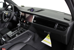 Porsche Macan T AWD 2026