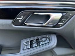 Porsche Macan T AWD 2026