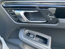 Porsche Macan T AWD 2026