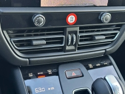 Porsche Macan T AWD 2026