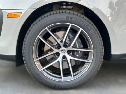 Porsche Macan T AWD 2026