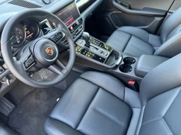 Porsche Macan T AWD 2026