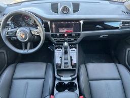 Porsche Macan T AWD 2026