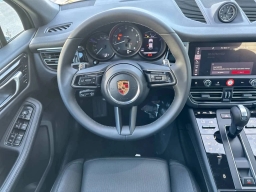 Porsche Macan T AWD 2026