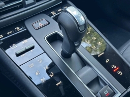 Porsche Macan T AWD 2026