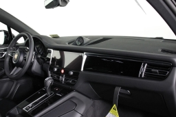 Porsche Macan T AWD 2026