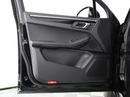 Porsche Macan T AWD 2026