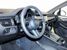 Porsche Macan T AWD 2026