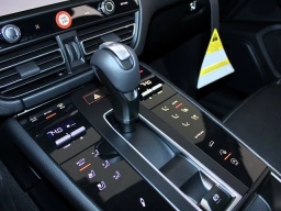 Porsche Macan T AWD 2026