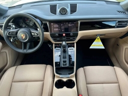 Porsche Macan T AWD 2026