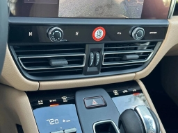 Porsche Macan T AWD 2026