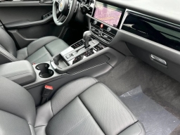 Porsche Macan T AWD 2026