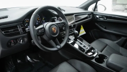 Porsche Macan T AWD 2026