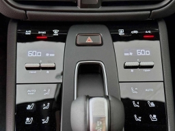 Porsche Macan T AWD 2025