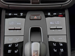 Porsche Macan T AWD 2026