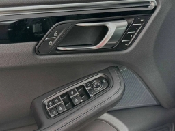 Porsche Macan T AWD 2026