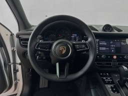 Porsche Macan T AWD 2026