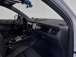 Porsche Macan T AWD 2026