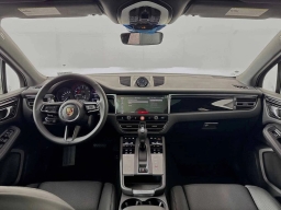 Porsche Macan T AWD 2026