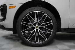 Porsche Macan T AWD 2026