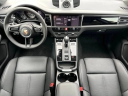 Porsche Macan T AWD 2026