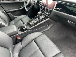 Porsche Macan T AWD 2026