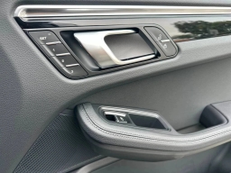 Porsche Macan T AWD 2026