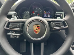 Porsche Macan T AWD 2026