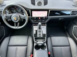 Porsche Macan T AWD 2026