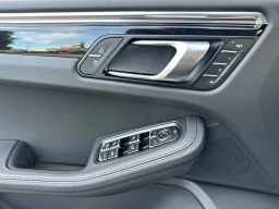 Porsche Macan T AWD 2026