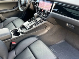 Porsche Macan T AWD 2026