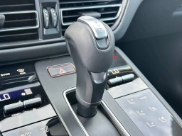 Porsche Macan T AWD 2026