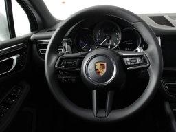 Porsche Macan T AWD 2026