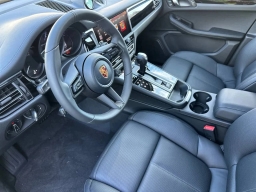 Porsche Macan T AWD 2026