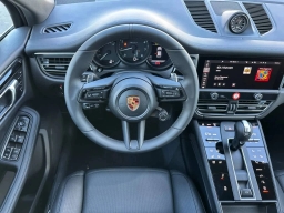 Porsche Macan T AWD 2026