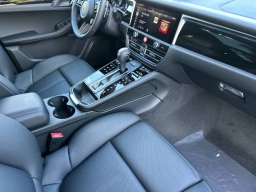 Porsche Macan T AWD 2026