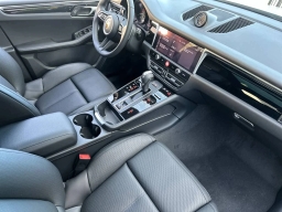 Porsche Macan T AWD 2026